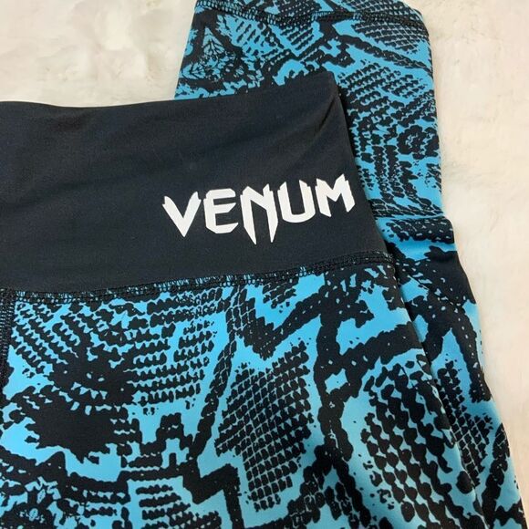 Women’s Venum capri leggings - Picture 4 of 6